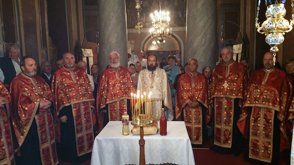 Hram şi cerc pastoral la Parohia Păstrăveni