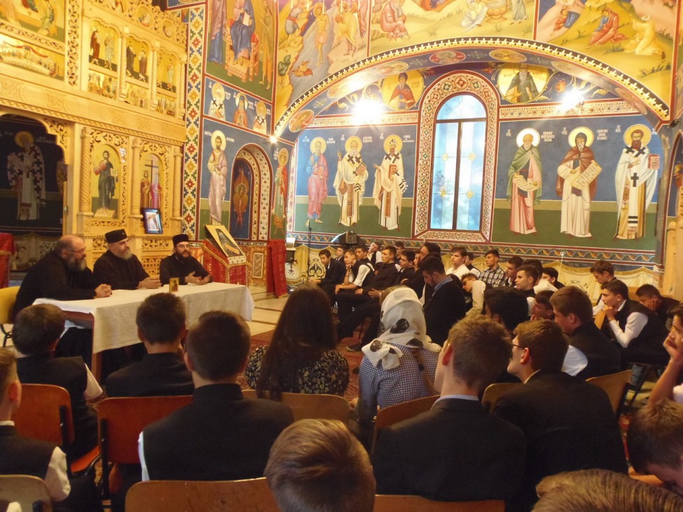 Conferință la Seminarul ieșean susținută de PS Părinte Porfirie de Neapolis