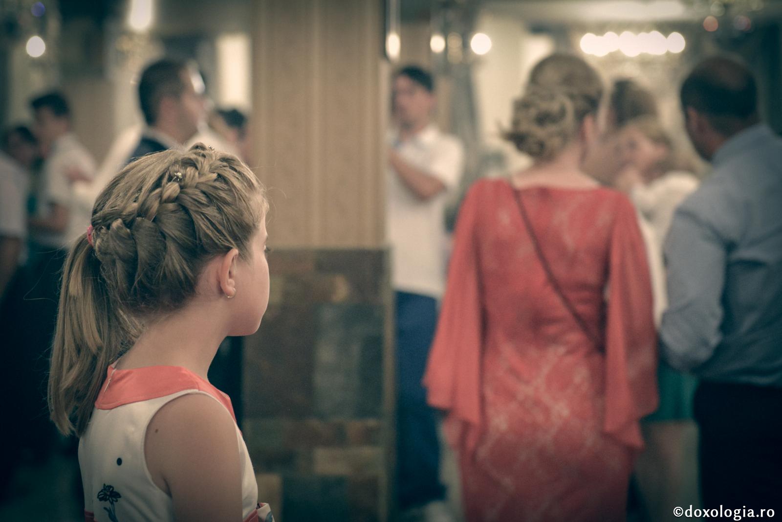 Lumea – societatea