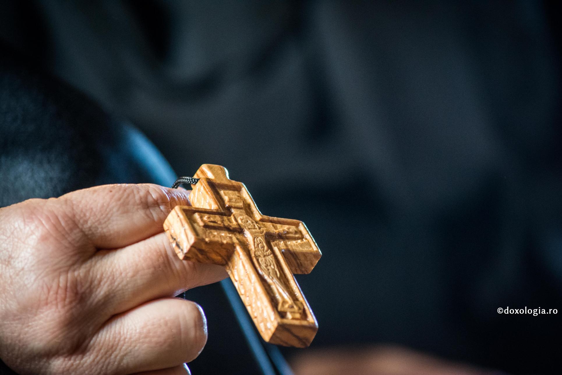 Sfânta Cruce ‒ legătura directă dintre pământ și cer