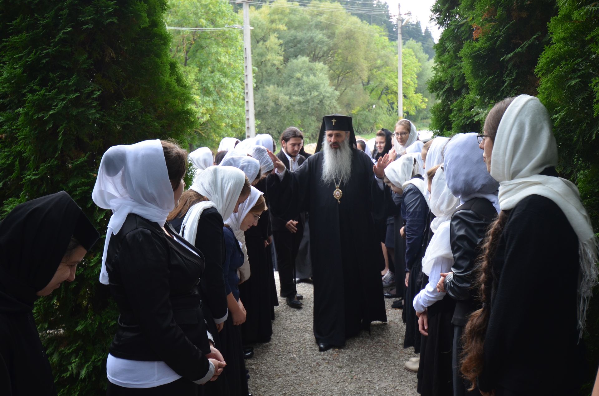 (Foto) Momente de rugăciune, la deschiderea noului an şcolar al Liceului Teologic Agapia