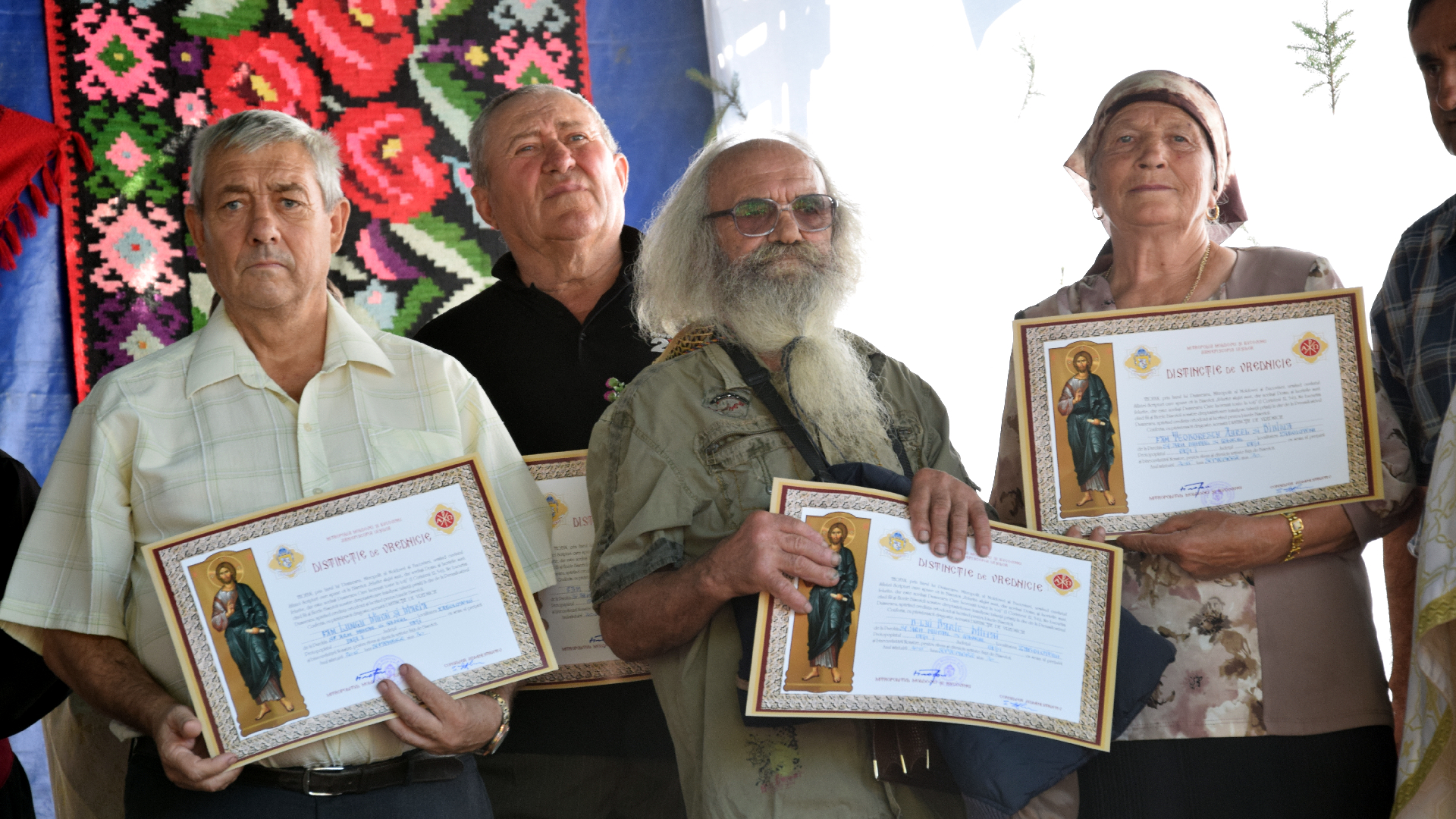 Sfințire de biserică în localitatea Zaboloteni, comuna Trifești