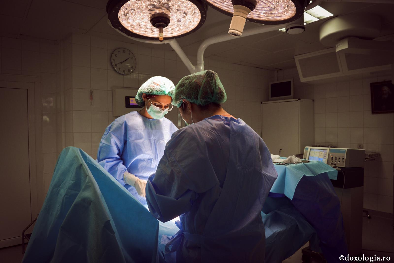 Doctorii şi medicamentele sunt făcuţi de Domnul