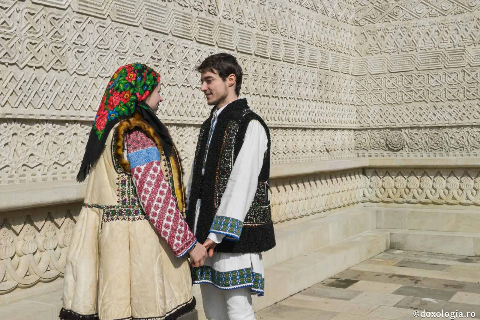 Foto: Oana Nechifor Înainte de a intra în unirea dragostei sunteţi datori să purtaţi multe osteneli