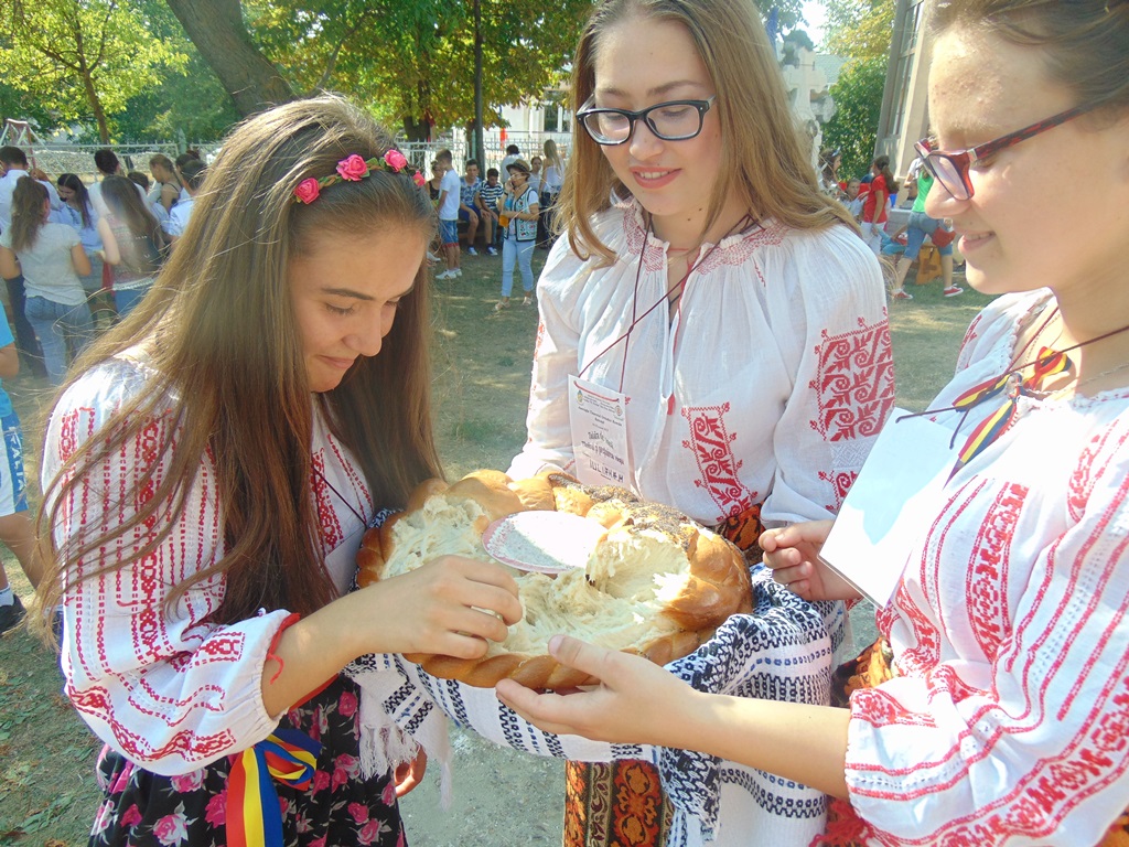 Tabăra de vară NICOLAUS - bucuria tinerilor belceșteni