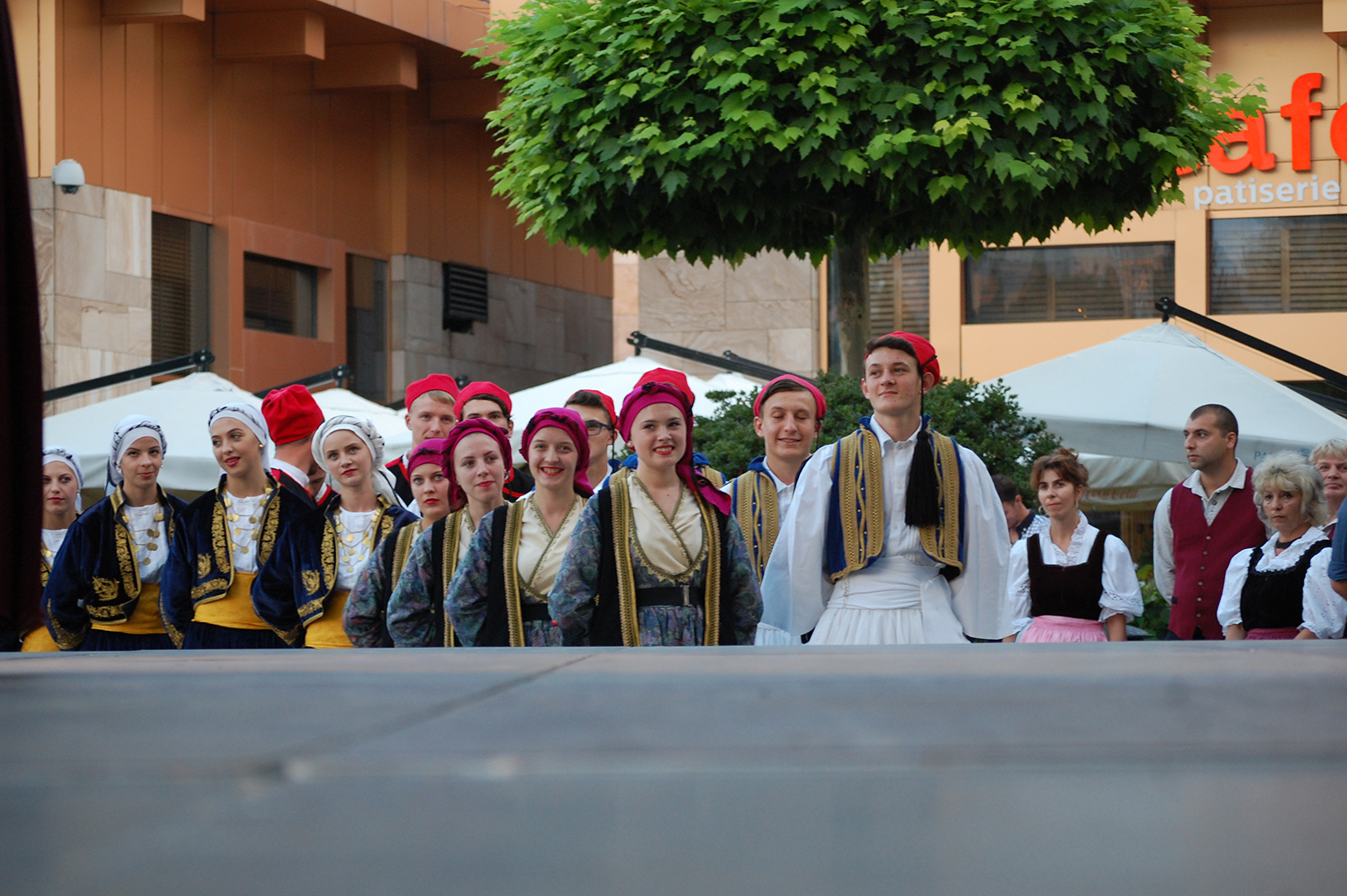 Iașul, scenă plină de culoare si diversitate. Festivalul Celebrarea Multiculturalității – Aici și Acum