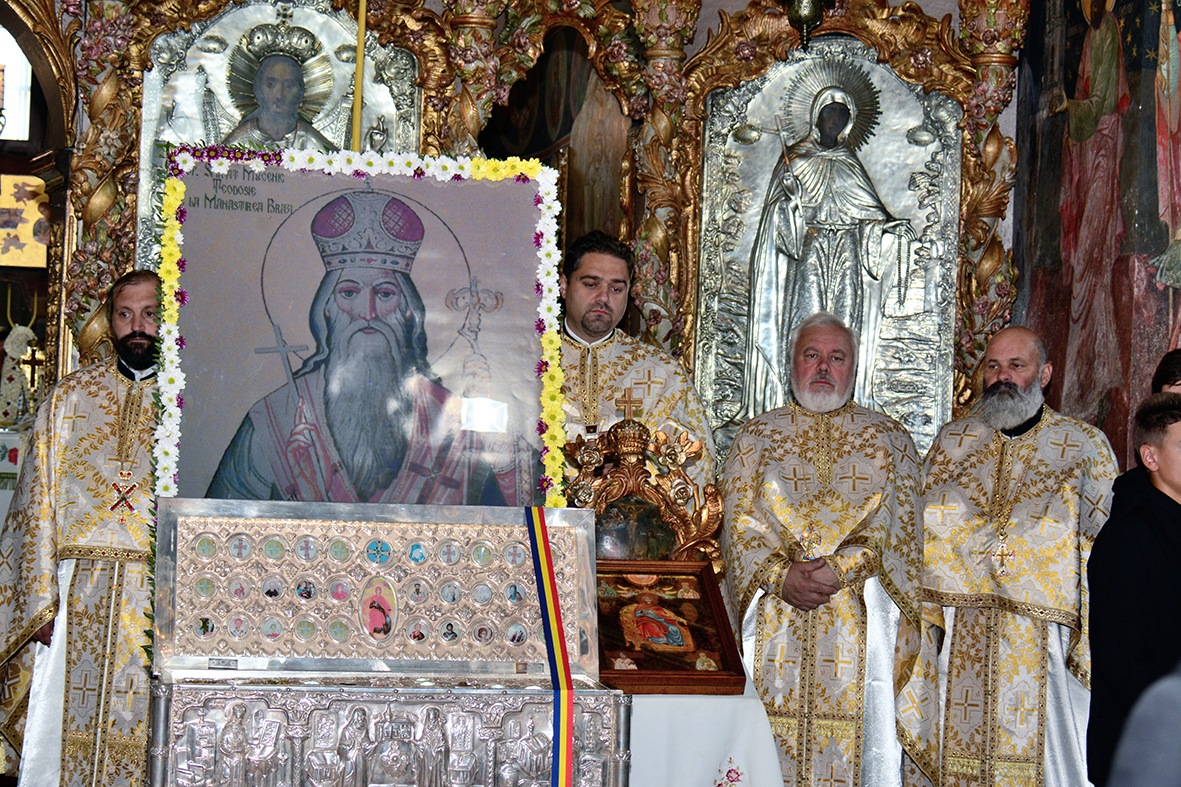 „Suntem în biserica unde a slujit Sfântul Ierarh Teodosie“
