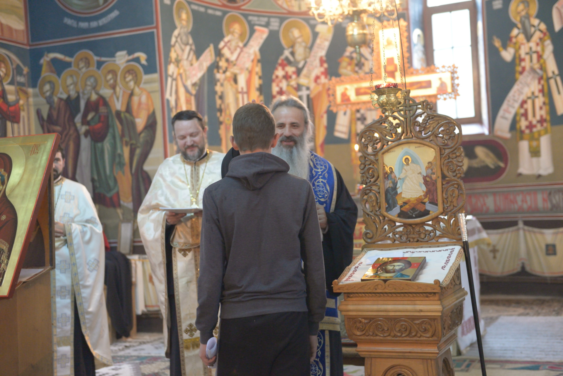 Complexul parohial din Galu a fost sfințit astăzi de IPS Teofan