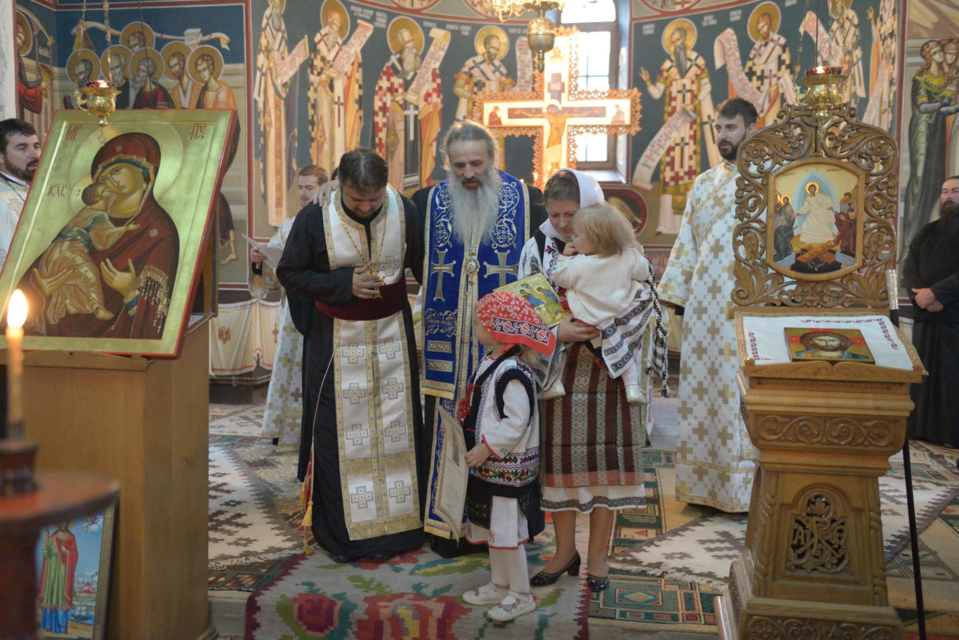 Complexul parohial din Galu a fost sfințit astăzi de IPS Teofan