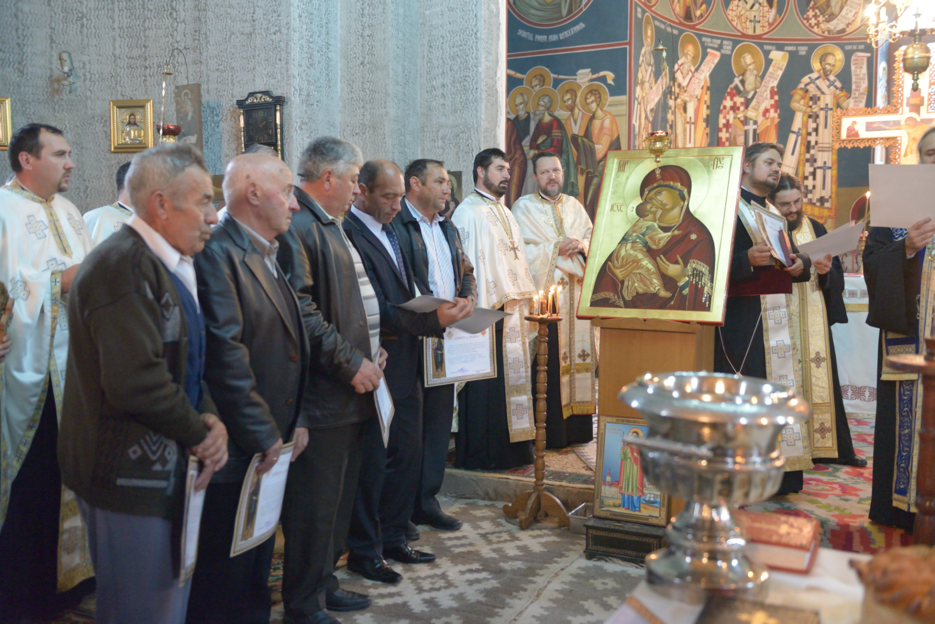 Complexul parohial din Galu a fost sfințit astăzi de IPS Teofan