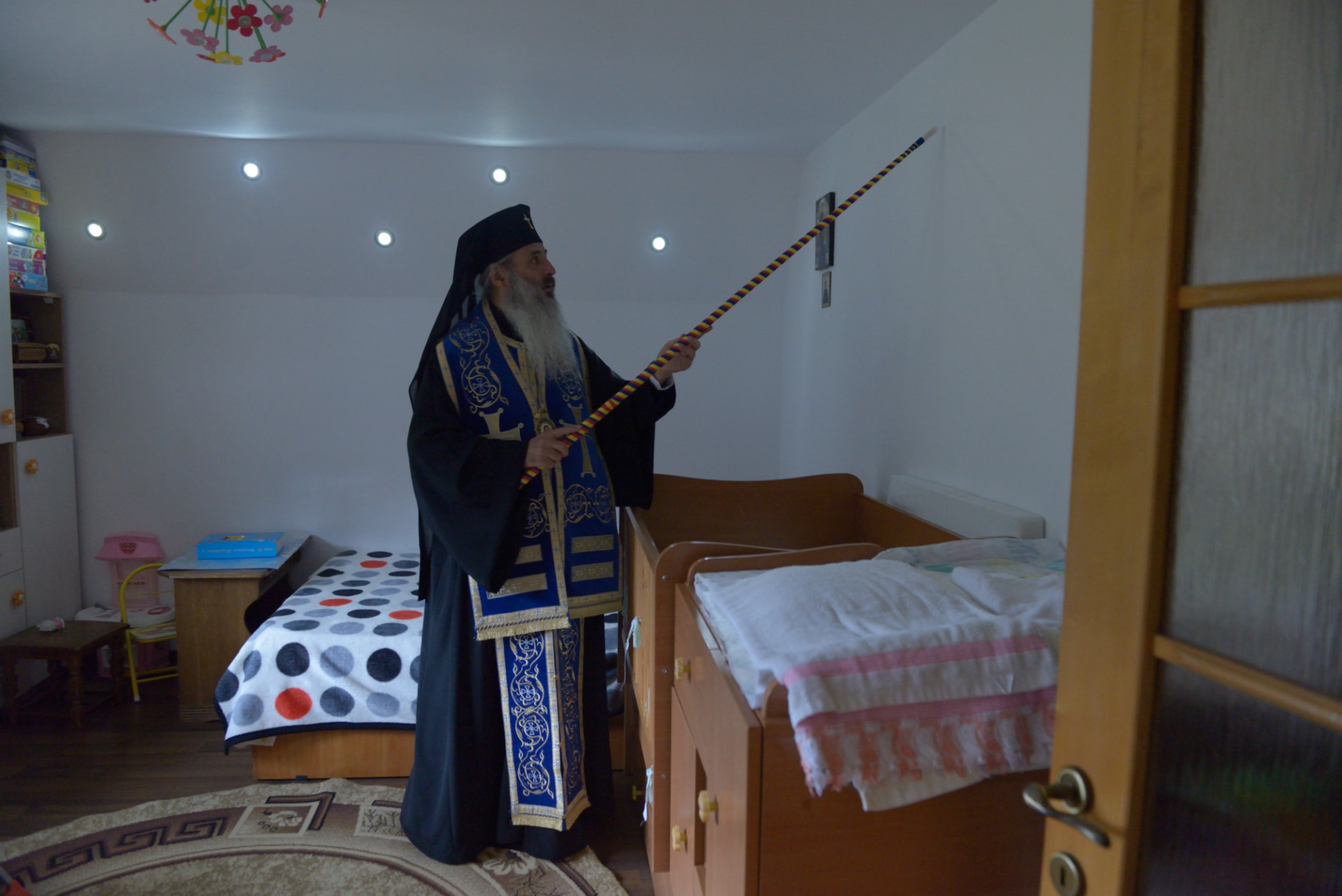 Complexul parohial din Galu a fost sfințit astăzi de IPS Teofan