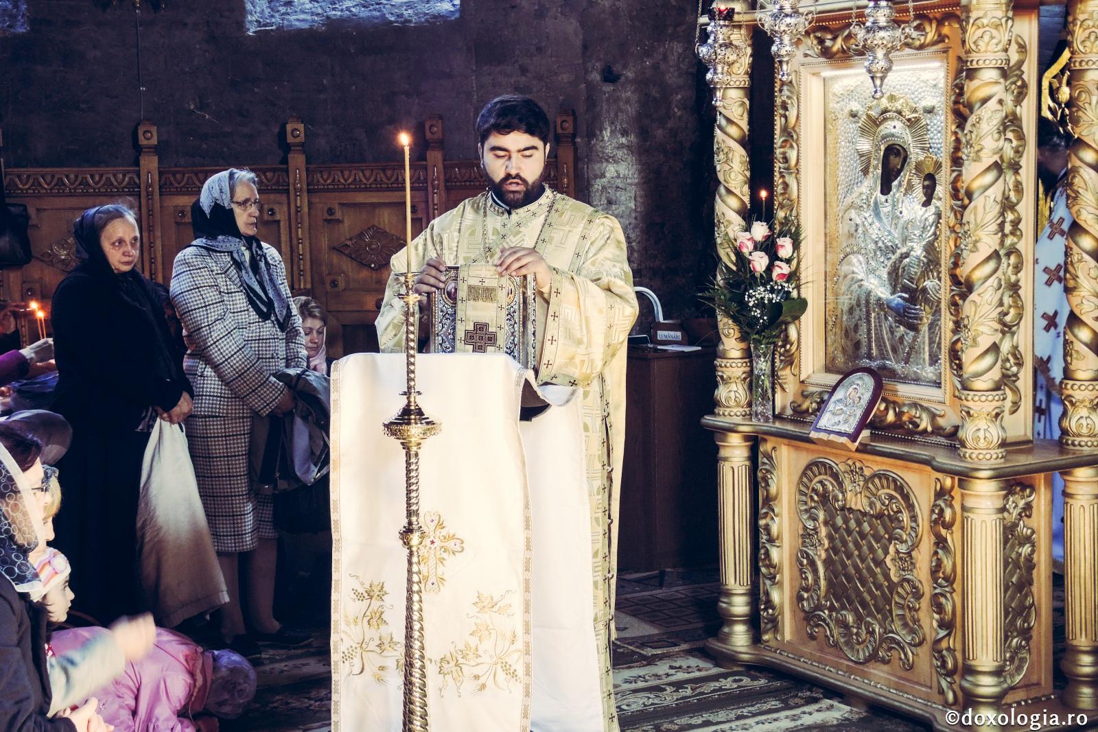 Dulce, luminător şi de viaţă făcător lucrează Evanghelia asupra inimilor