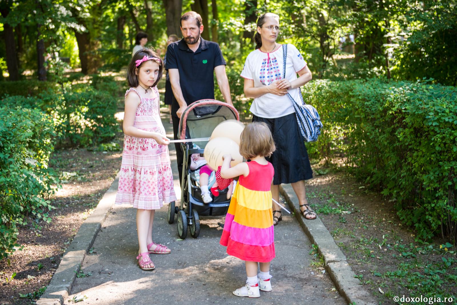 Cât de mult trebuie să-i cinstesc pe mama și tata?