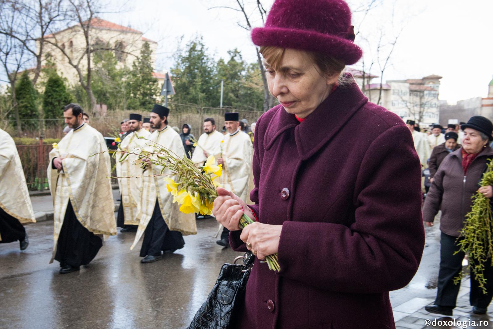 Scrisoare către o femeie cultivată pe care lumea o batjocorește fiindcă merge la biserică