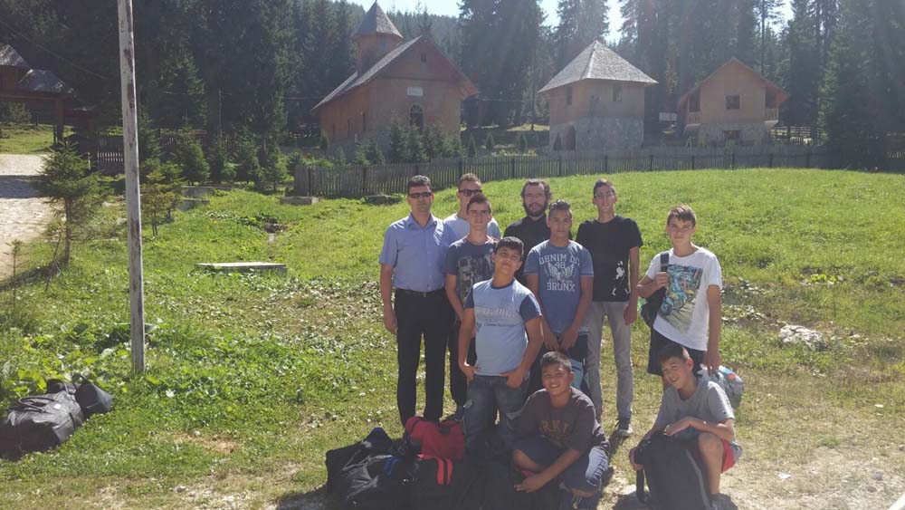 Tabără la munte pentru tinerii din Arhiepiscopia Târgoviștei