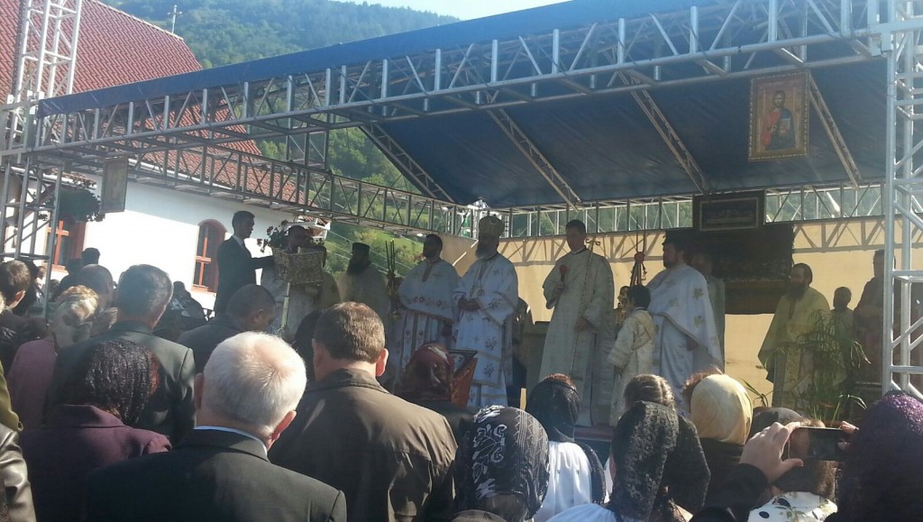 Înaltpreasfinţitul Părinte Irineu a târnosit biserica din parohia Gârde, protopopiatul Câmpeni