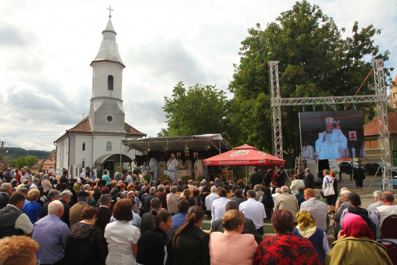 Sfințire de biserică la Curciu