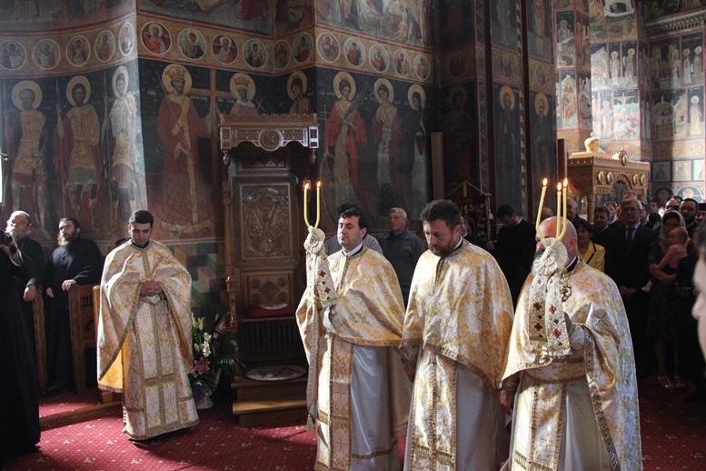 Moment de sărbătoare la Catedrala Arhiepiscopală din Roman