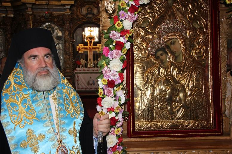Procesiune impresionantă la Roman şi Bacău Procesiune impresionantă la Roman şi Bacău