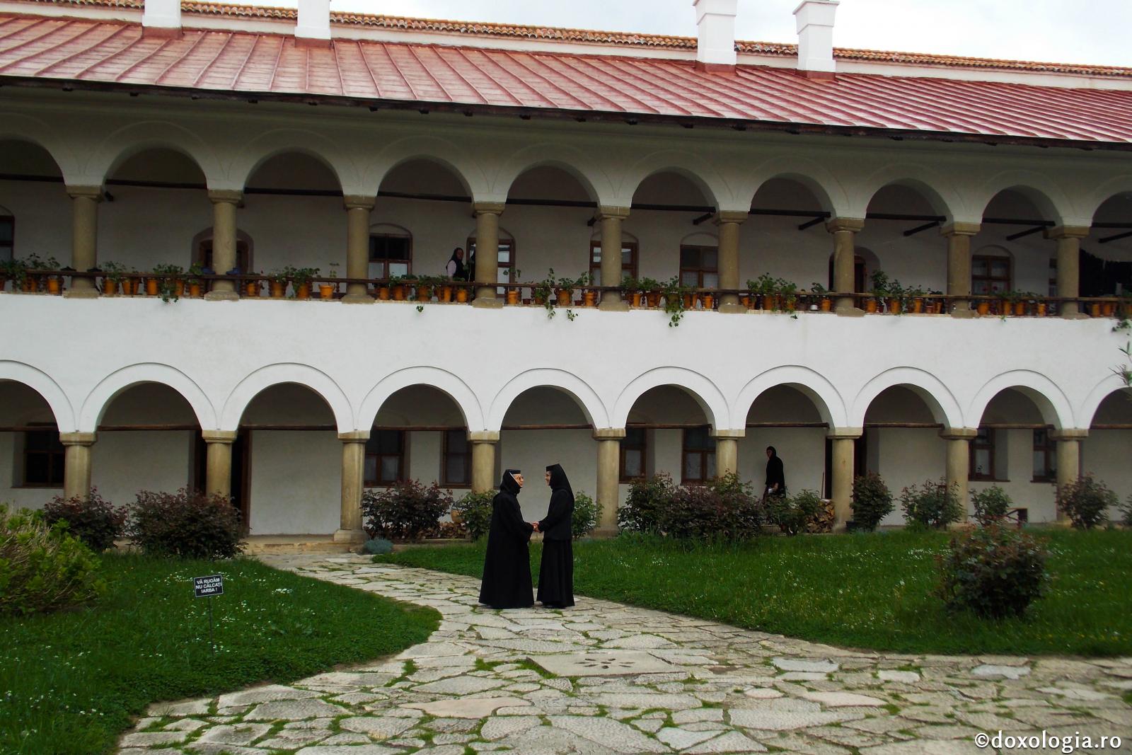 Oare pentru toate gândurile care răsar în inimă trebuie a întreba pe Bătrâni?