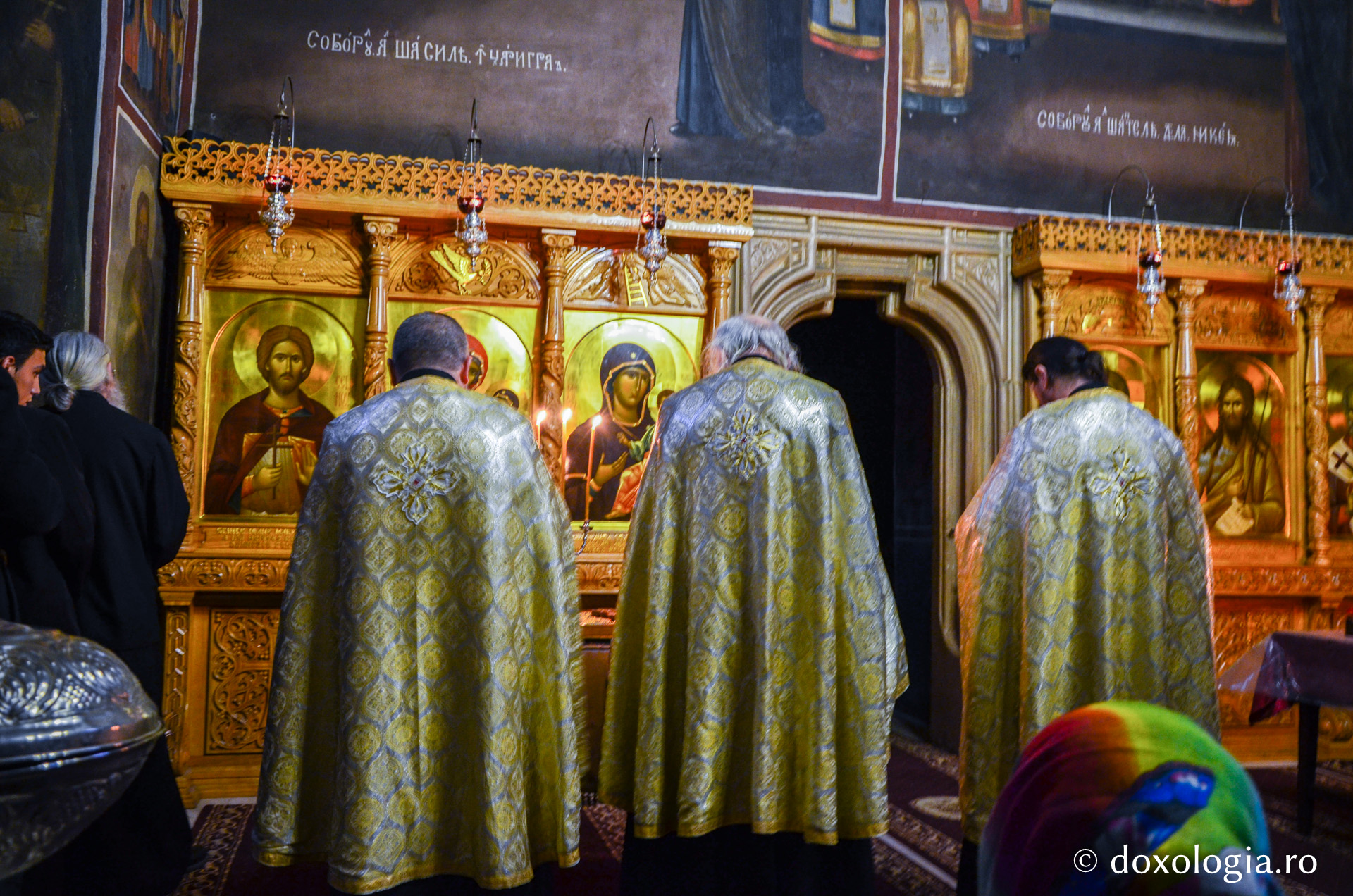 Între slujbe și ascultări, la Mănăstirea Bistrița