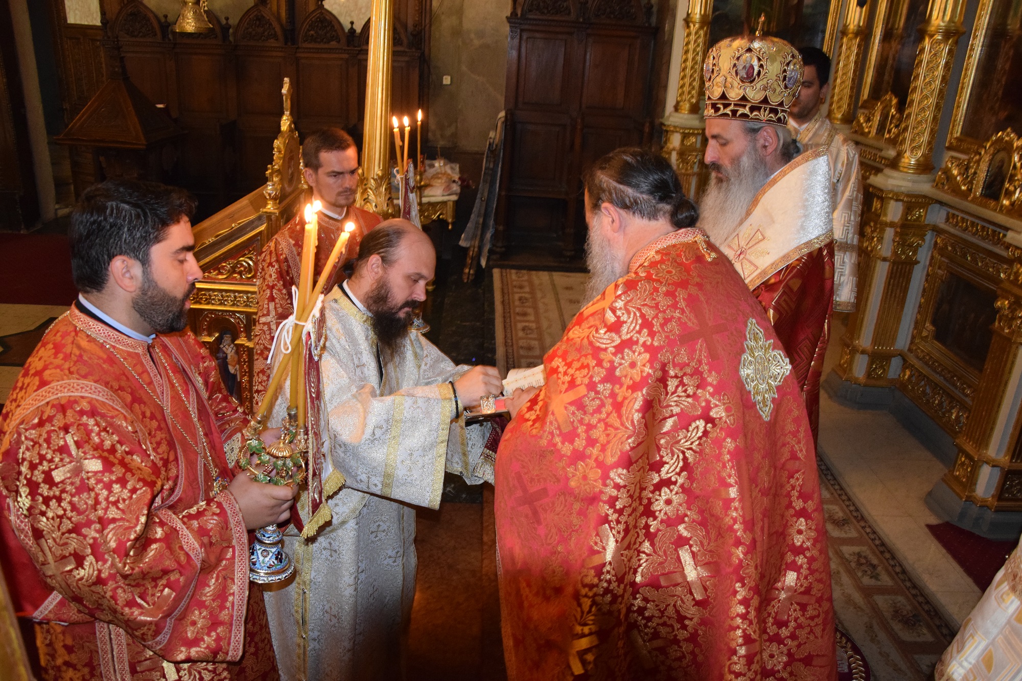 „Omul Crucii este acela care preferă să moară pentru ca alții să trăiască”