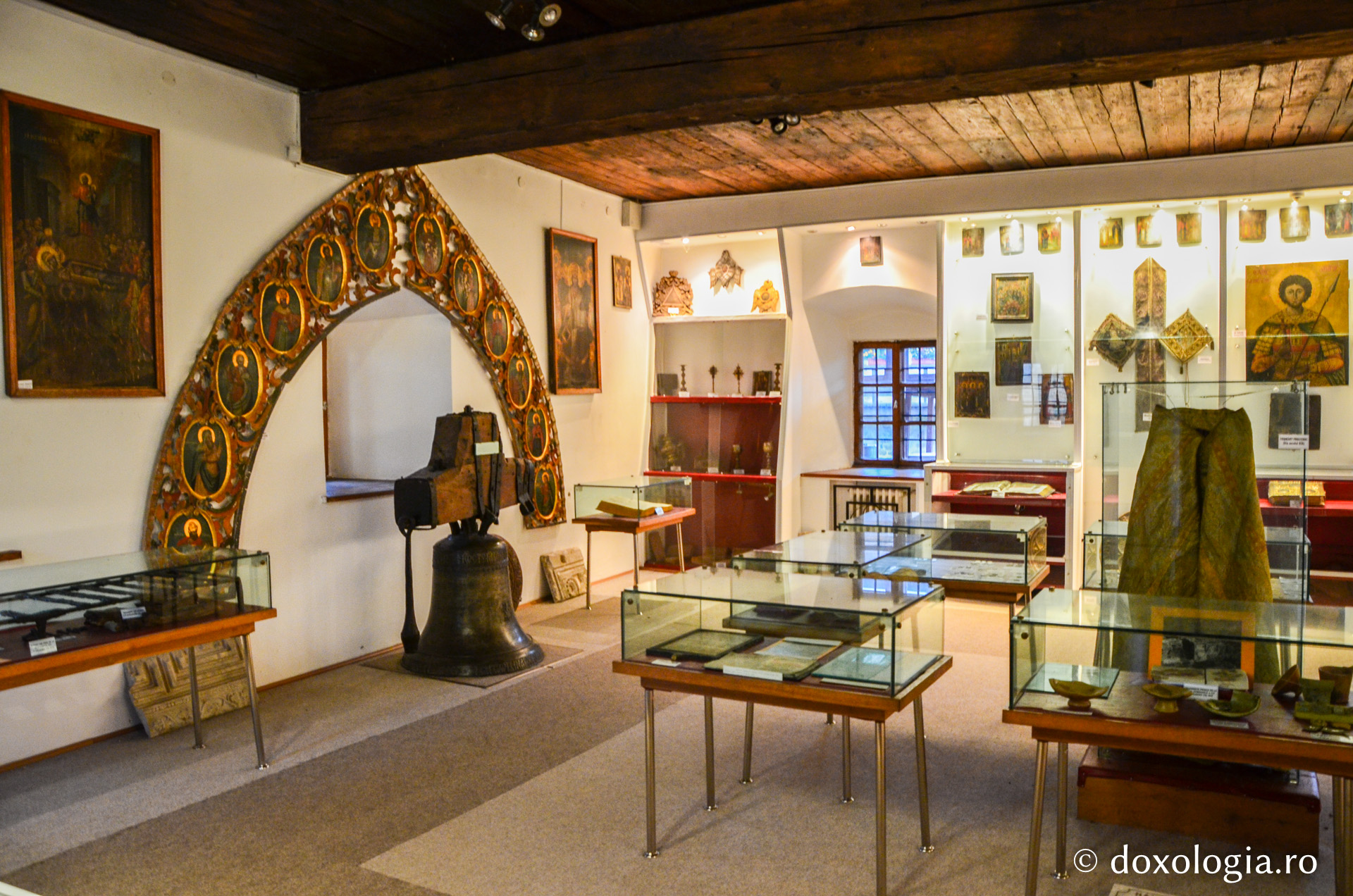 O zi în muzeul Mănăstirii Bistrița nemțeană