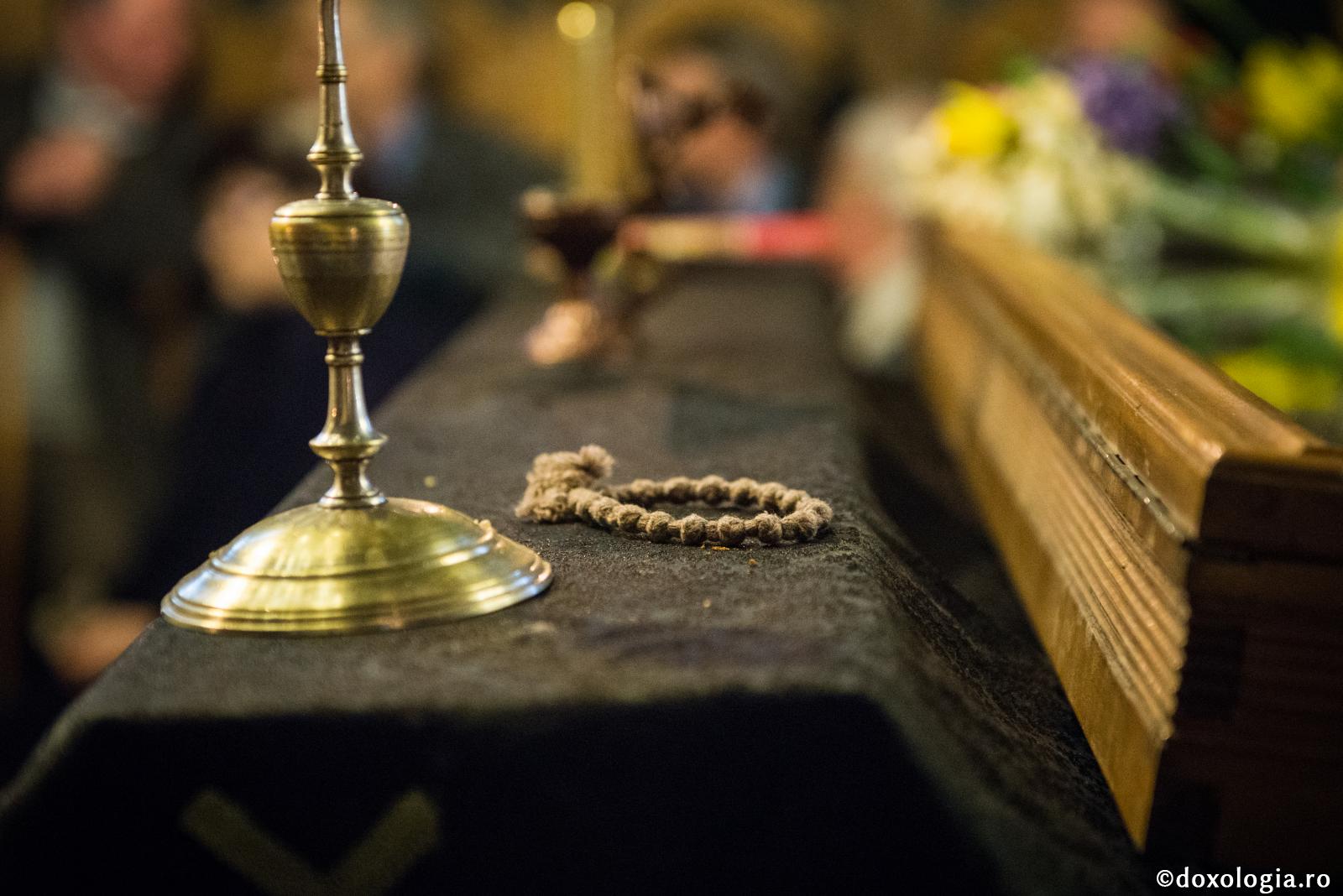 Invocând numele lui Hristos, ne ciocănim propriul «eu».