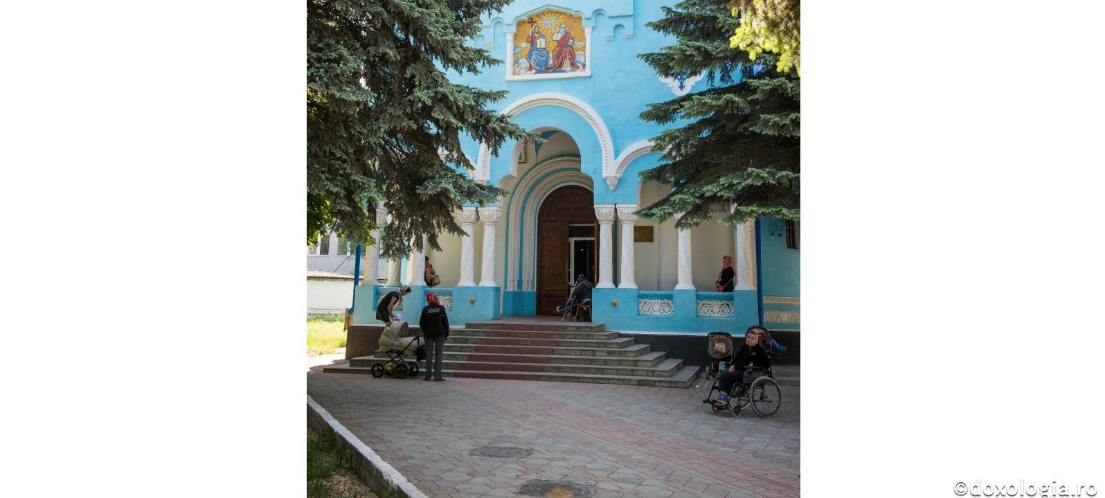 Noi, cei sănătoşi, să ajutăm celor bolnavi!