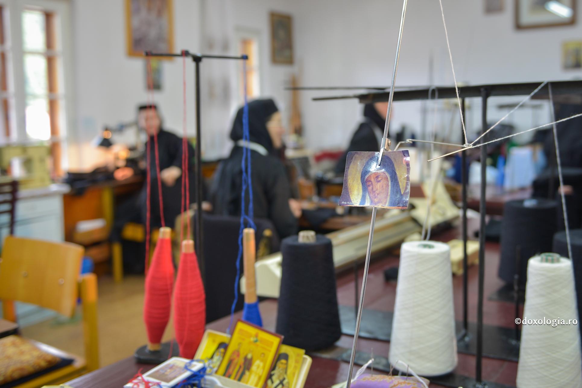 A te ruga fără atenție e ca și cum ai coase de zor, dar fără ață