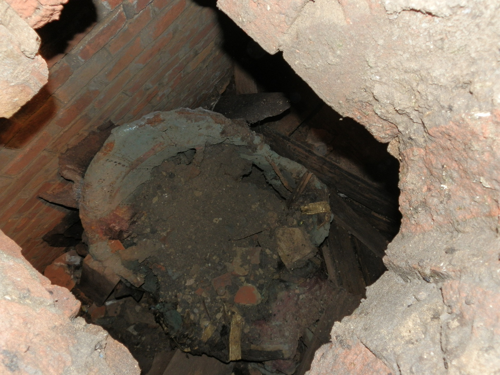 Osemintele Mitropolitului Iosif Naniescu, ctitorul Catedralei Mitropolitane din Iași, au fost scoase din mormânt