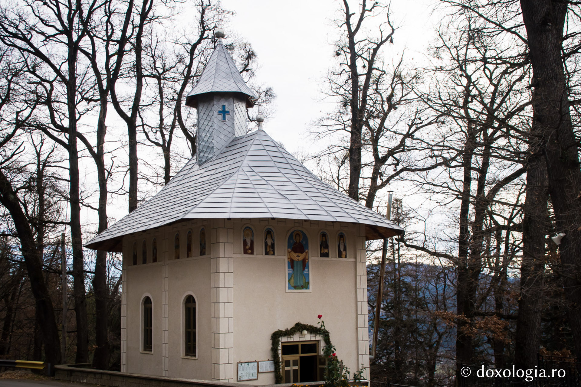 Foto: Oana Nechifor Sub milostivirea Maicii Domnului de la Bisericani