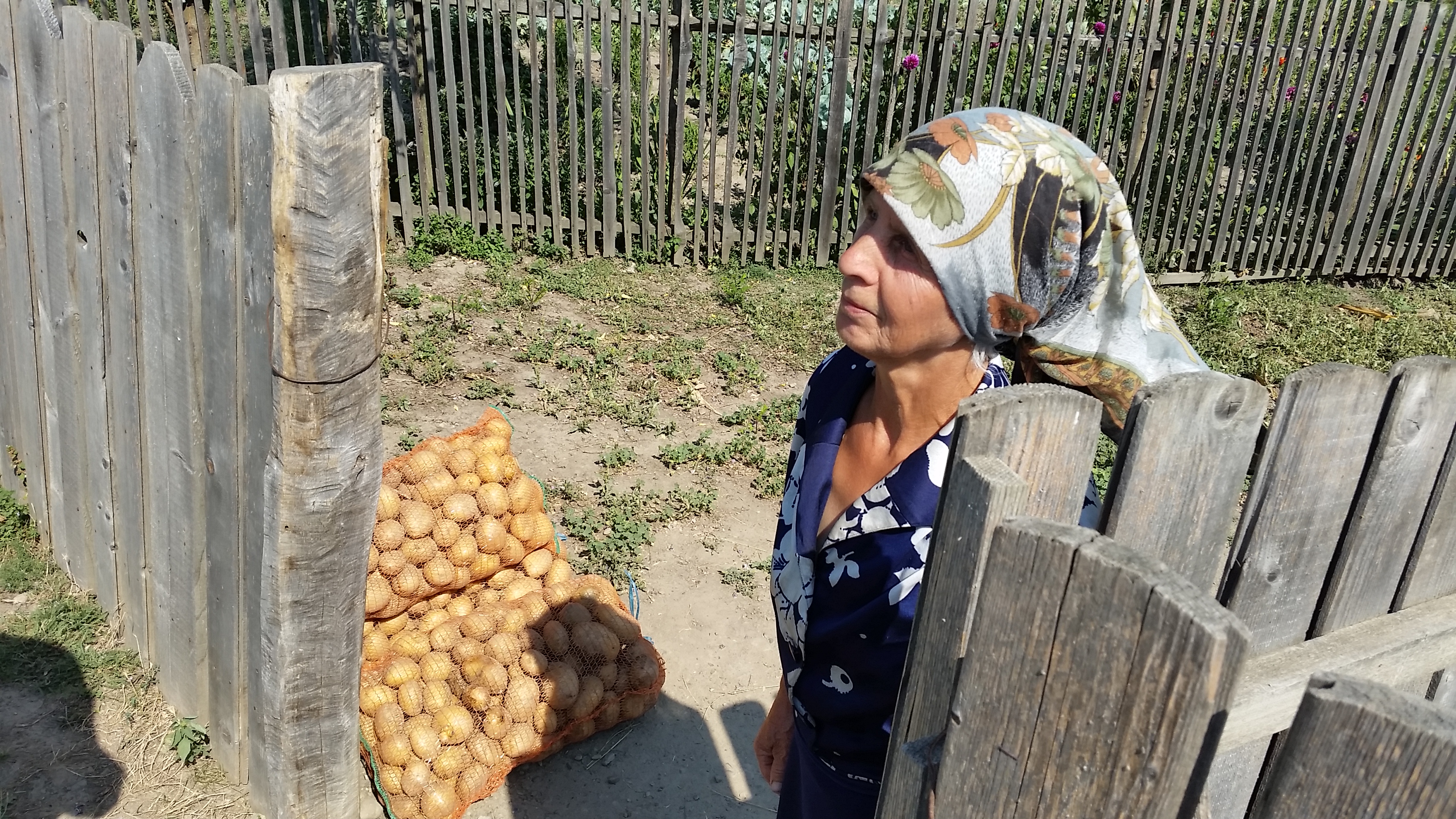 Daruri la început de an școlar, în Parohia „Naşterea Sfântului Ioan Botezătorul” din Poiana-Brăeşti