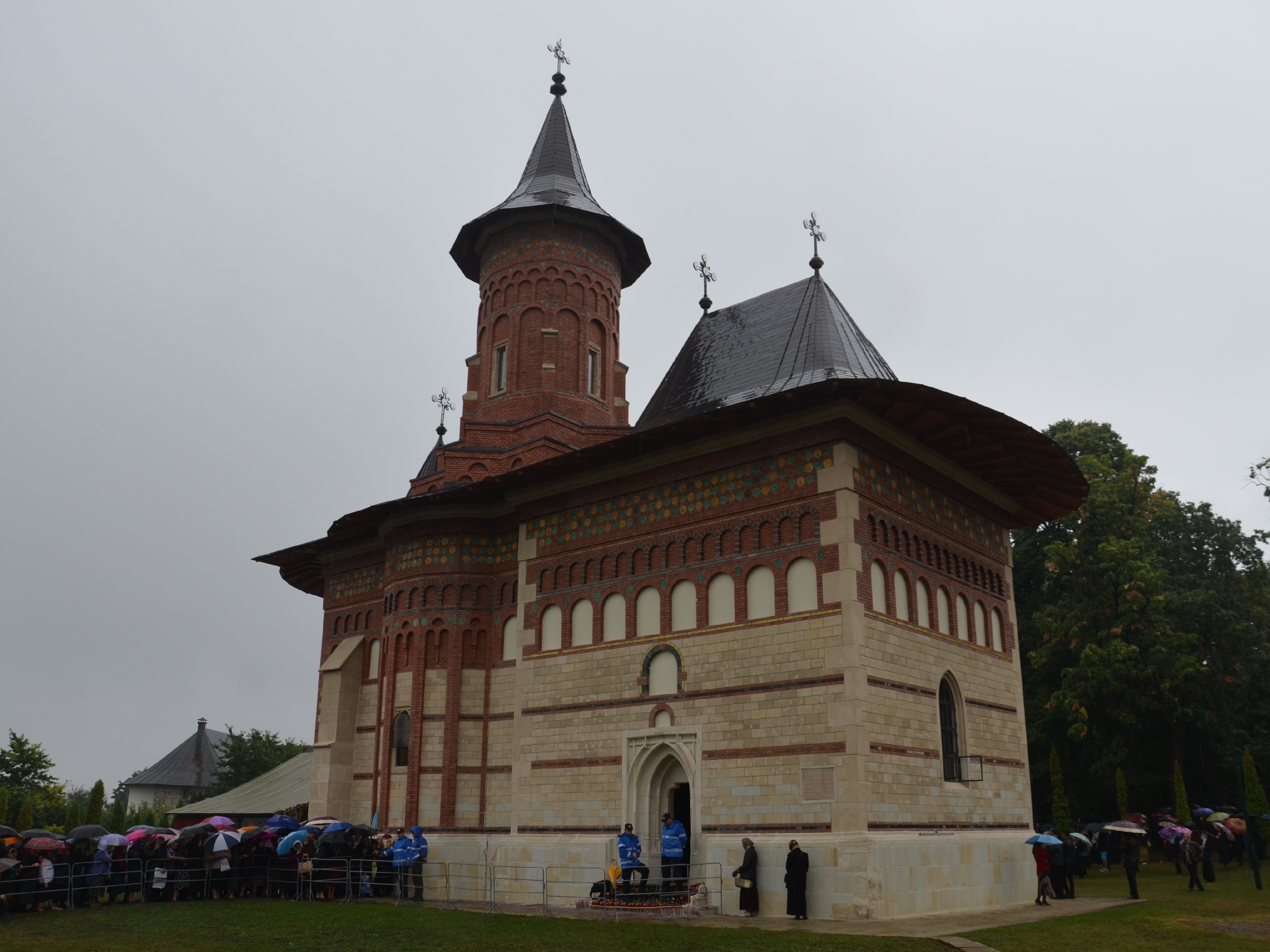 Ctitoria ștefaniană a Mănăstirii Popăuți, resfințită de patru ierarhi