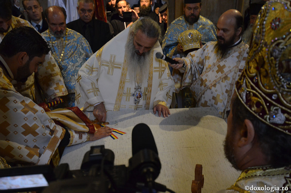 (Foto) Sfinţirea ctitoriei ştefaniene a Mănăstirii Popăuţi