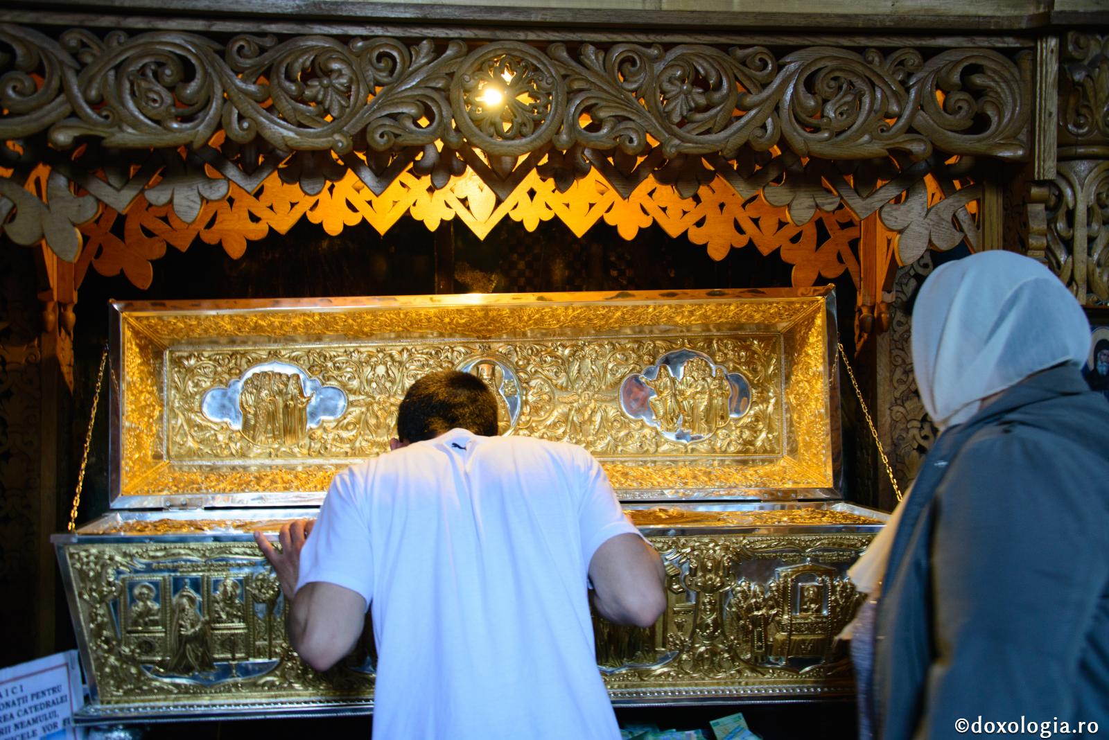 Creștinismul se trăiește pe de-a-ntregul, nu „după gust”