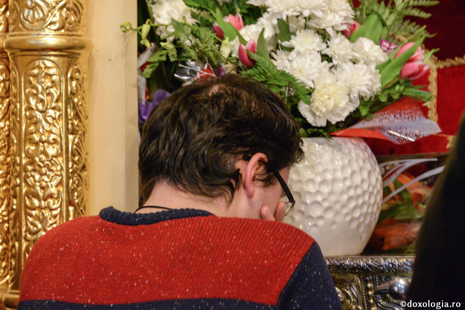 „Duh este Dumnezeu; şi cei ce se închină Lui, cu duhul şi cu adevărul se cade să I se închine”