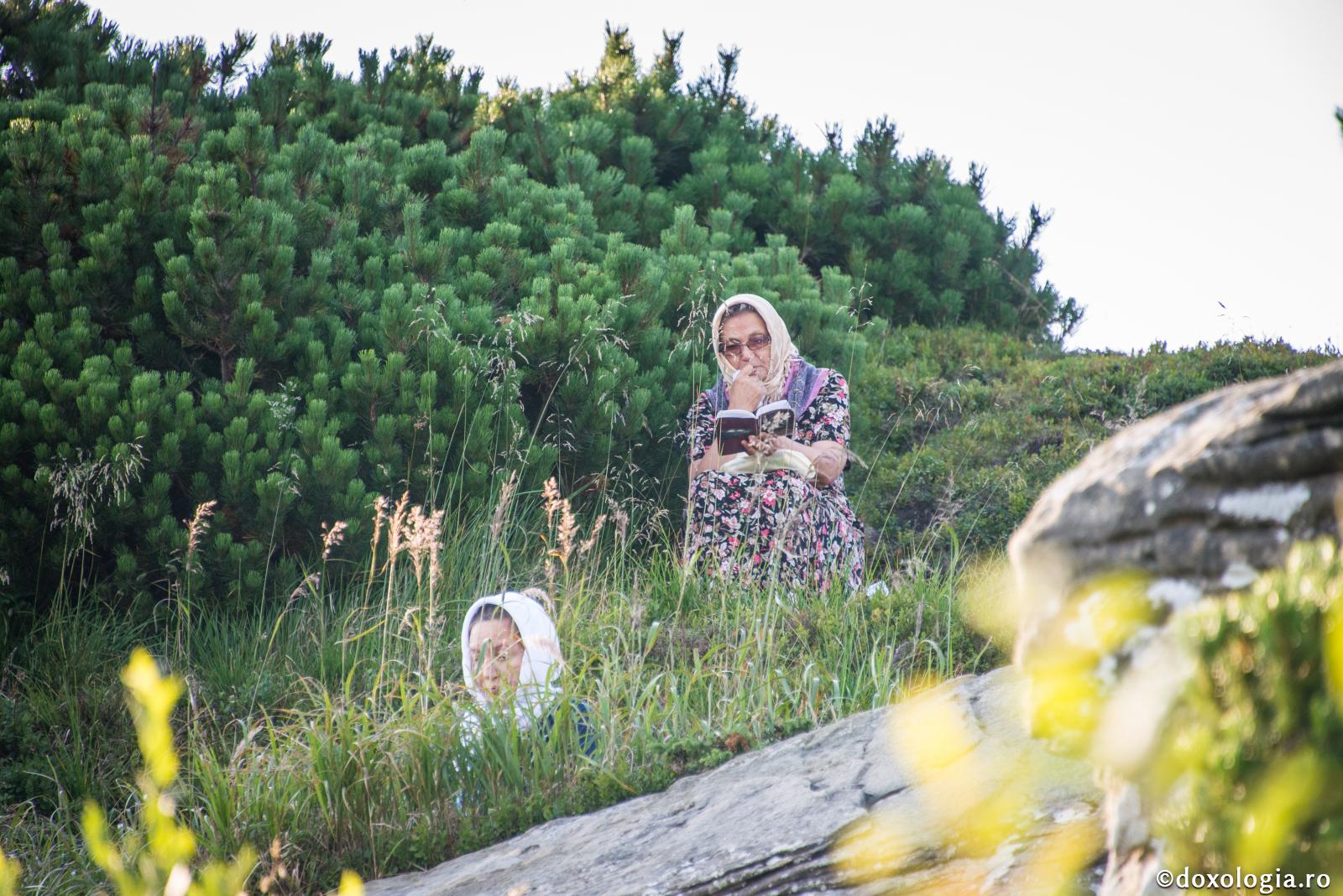 Domnul stă să te asculte fie că eşti la vremea prânzului, fie la cină, fie prea târziu...