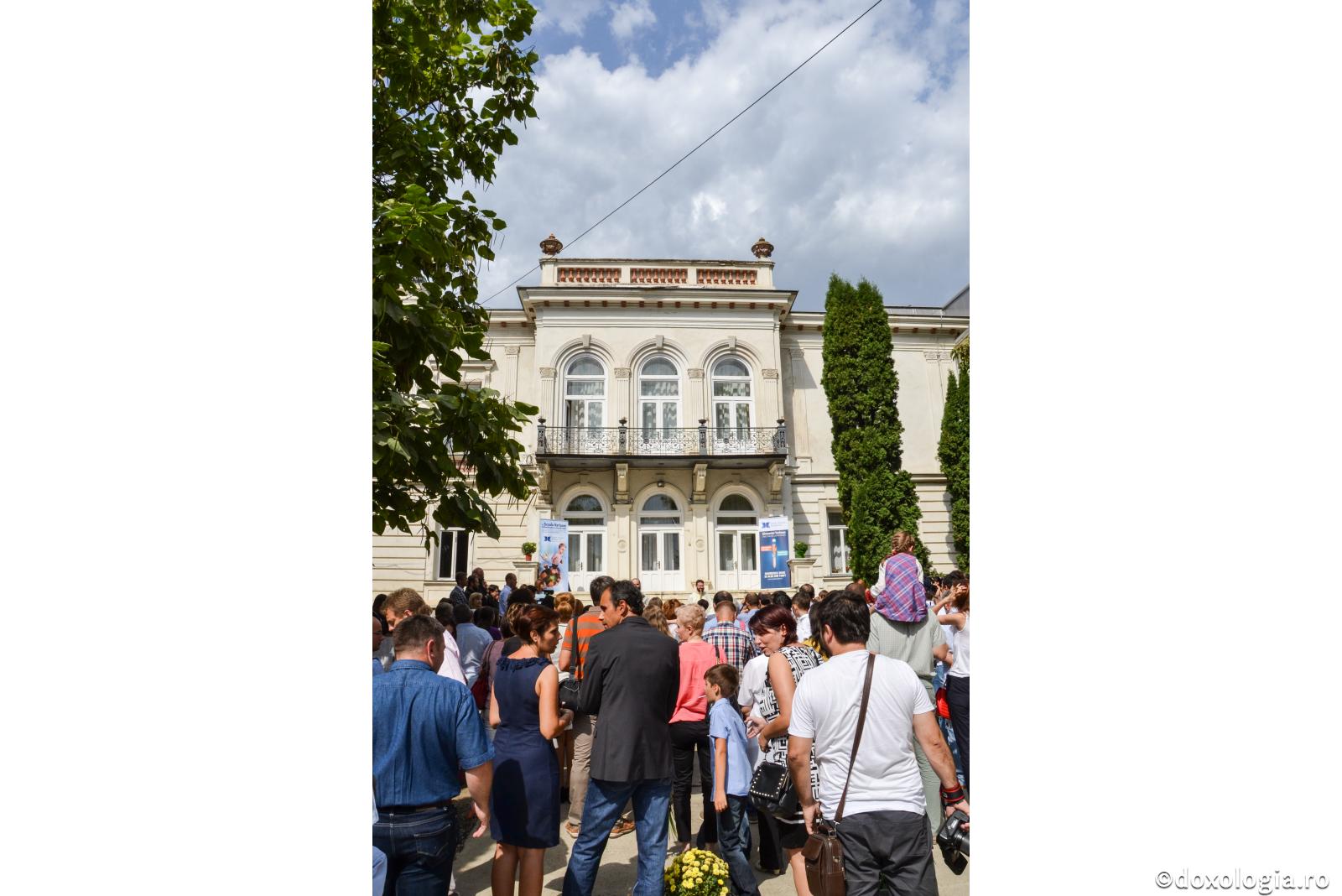 Ceartă între două școli