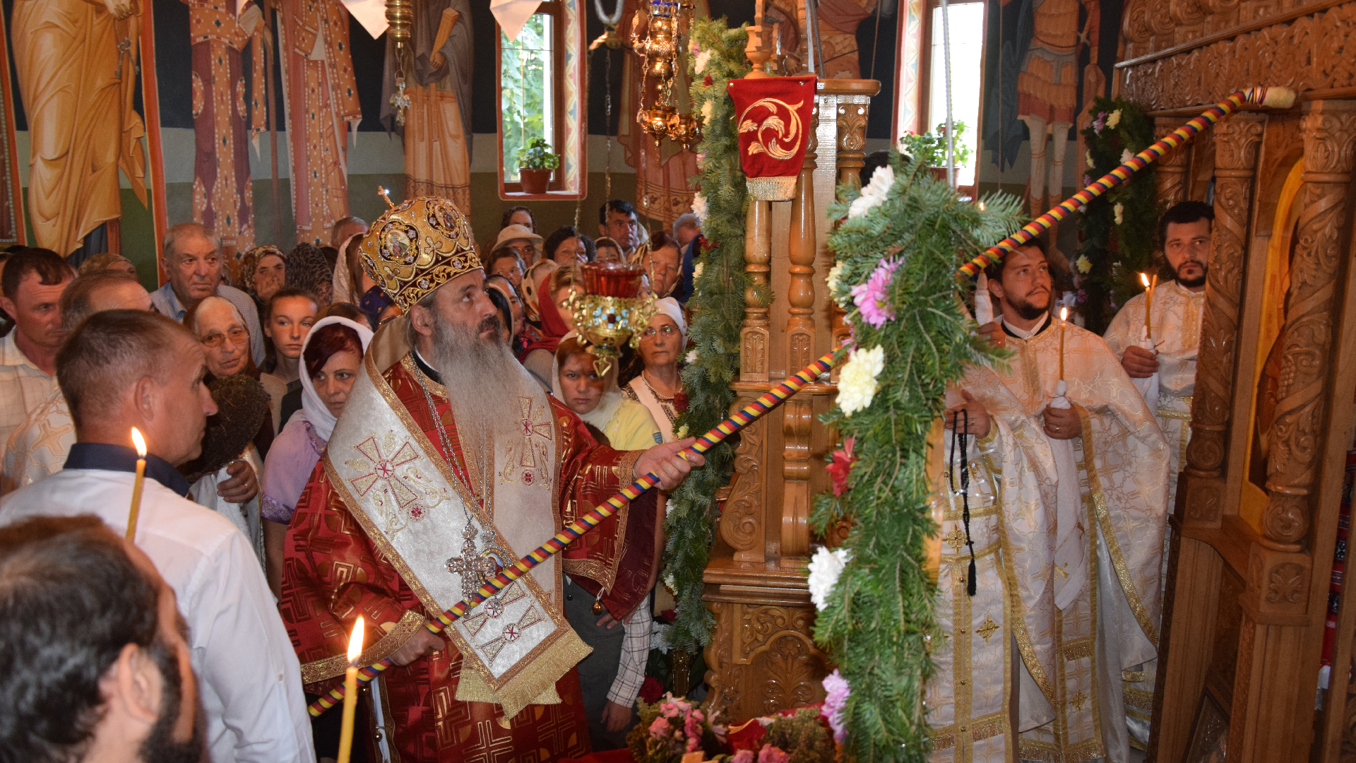 Sfințire de biserică în localitatea Zaboloteni, comuna Trifești