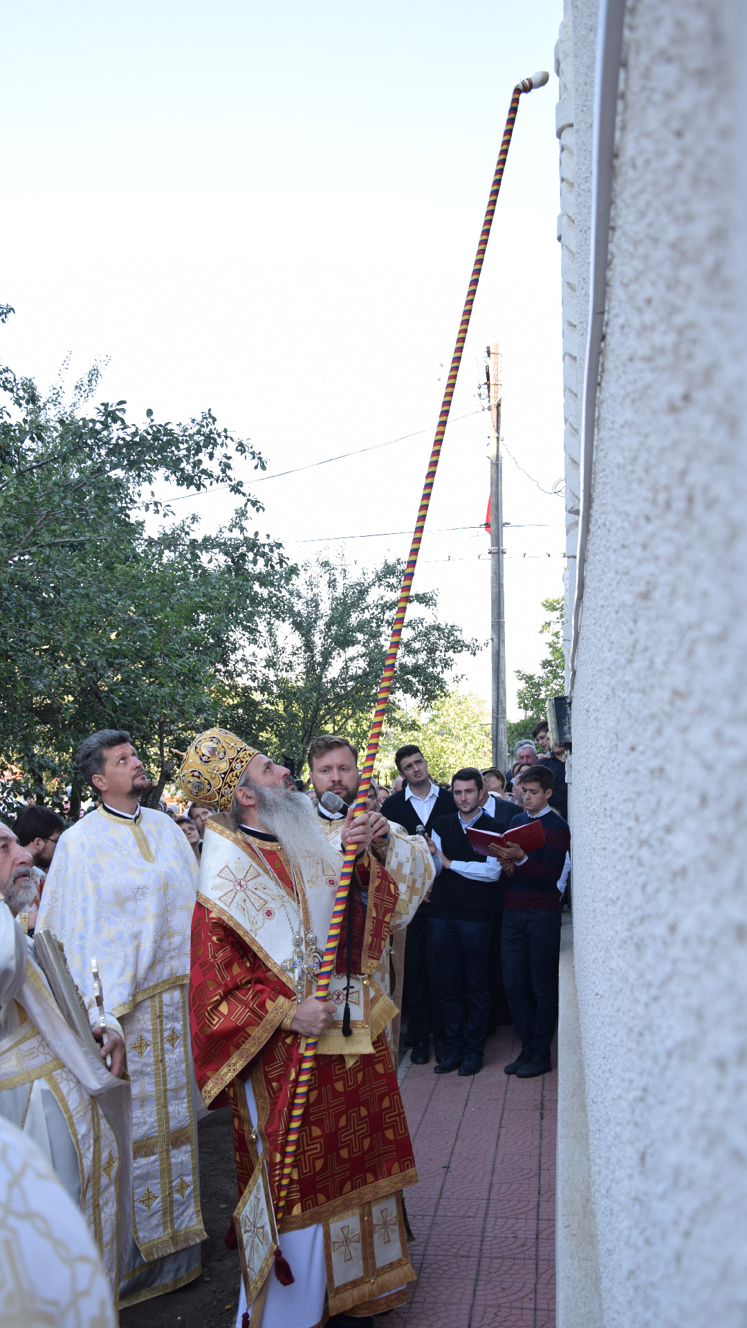 Sfințire de biserică în localitatea Zaboloteni, comuna Trifești