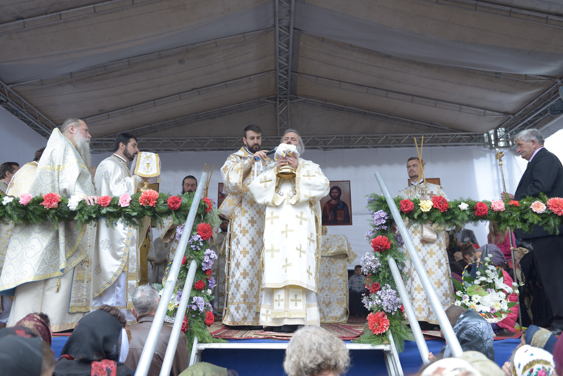 Foto: Oana Nechifor Biserica „Sfântul Ierarh Nicolae” din Chirițeni a fost sfințită