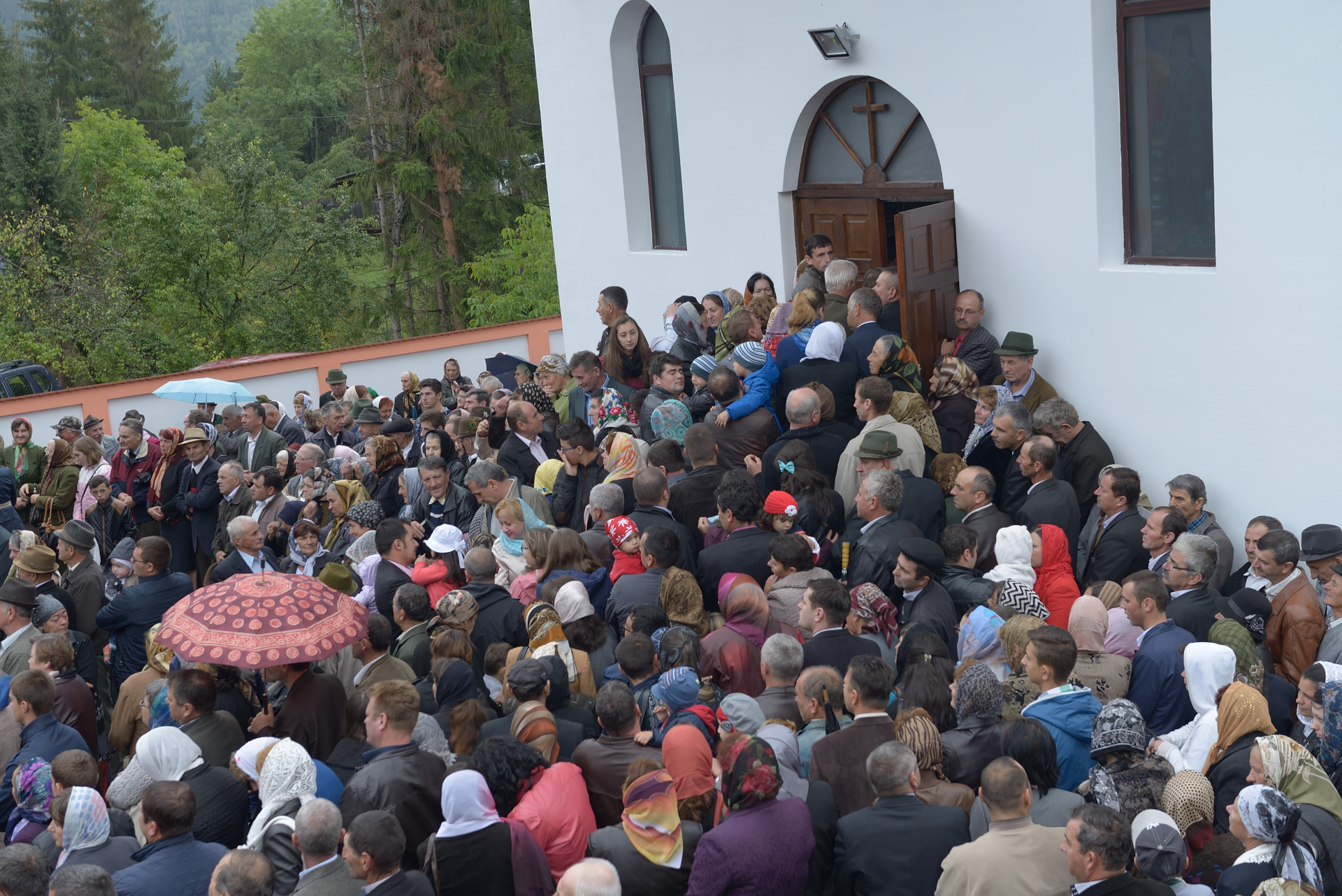 Foto: Oana Nechifor Biserica „Sfântul Ierarh Nicolae” din Chirițeni a fost sfințită