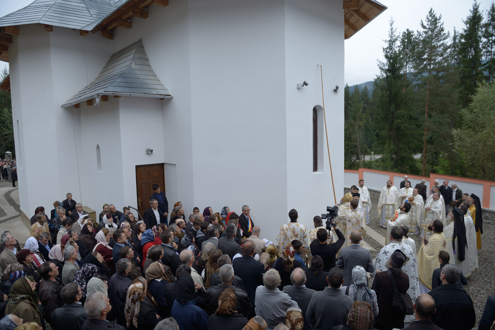 Foto: Oana Nechifor Biserica „Sfântul Ierarh Nicolae” din Chirițeni a fost sfințită