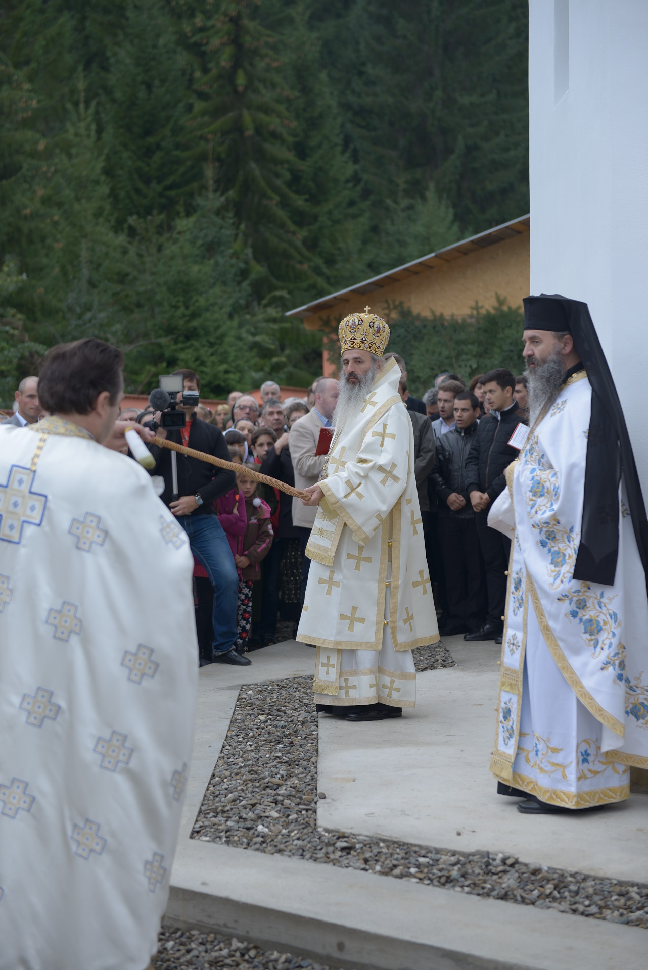 Foto: Oana Nechifor Biserica „Sfântul Ierarh Nicolae” din Chirițeni a fost sfințită