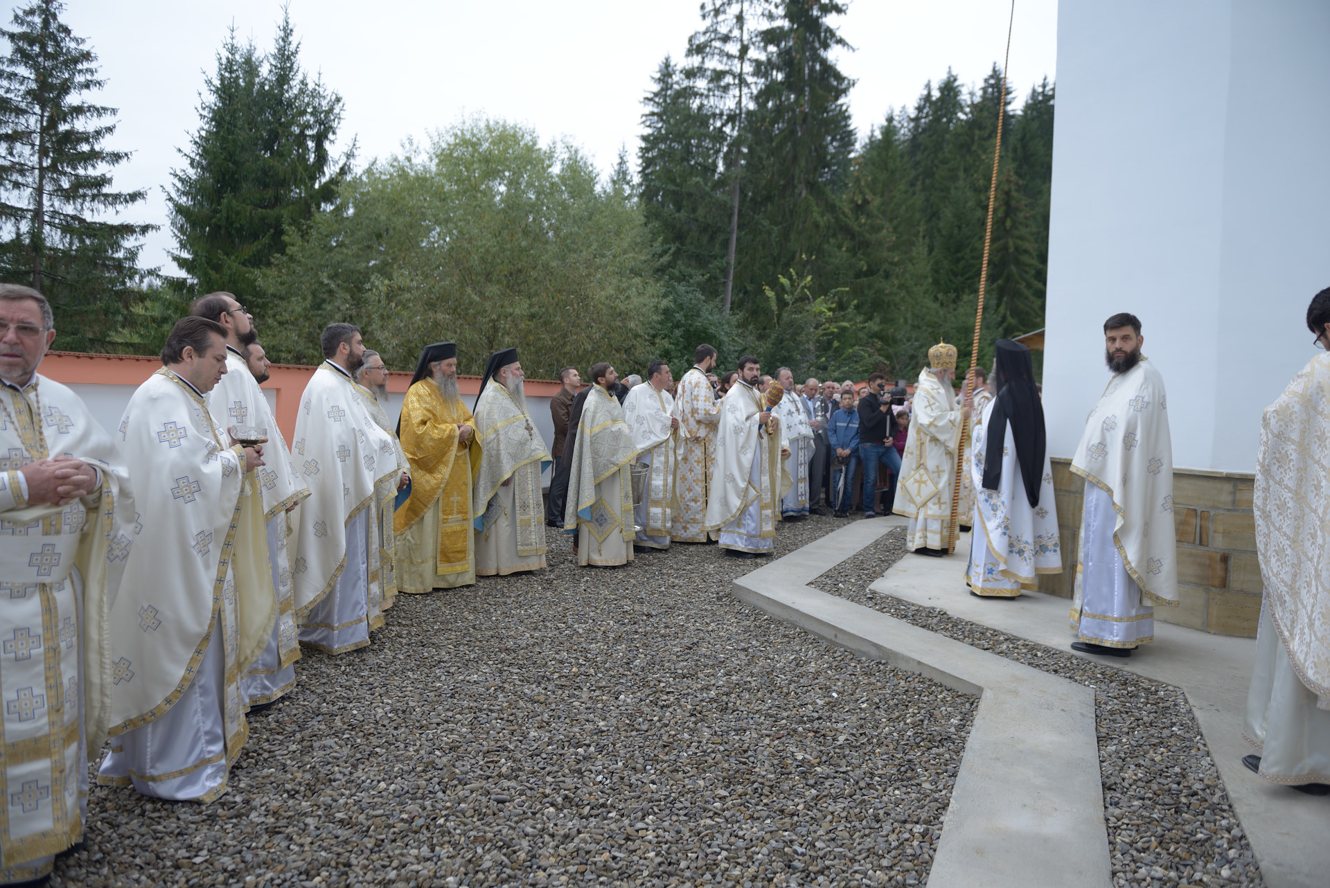 Foto: Oana Nechifor Biserica „Sfântul Ierarh Nicolae” din Chirițeni a fost sfințită