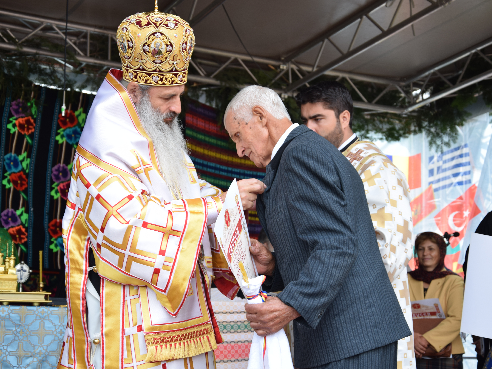 Slujbă arhierească de sfințire la schitul păstorit de doi frați gemeni