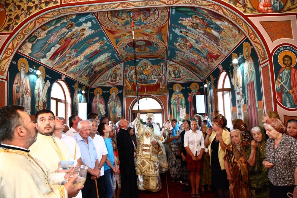 Sfințirea picturii bisericii din parohia buzoiană Odăile