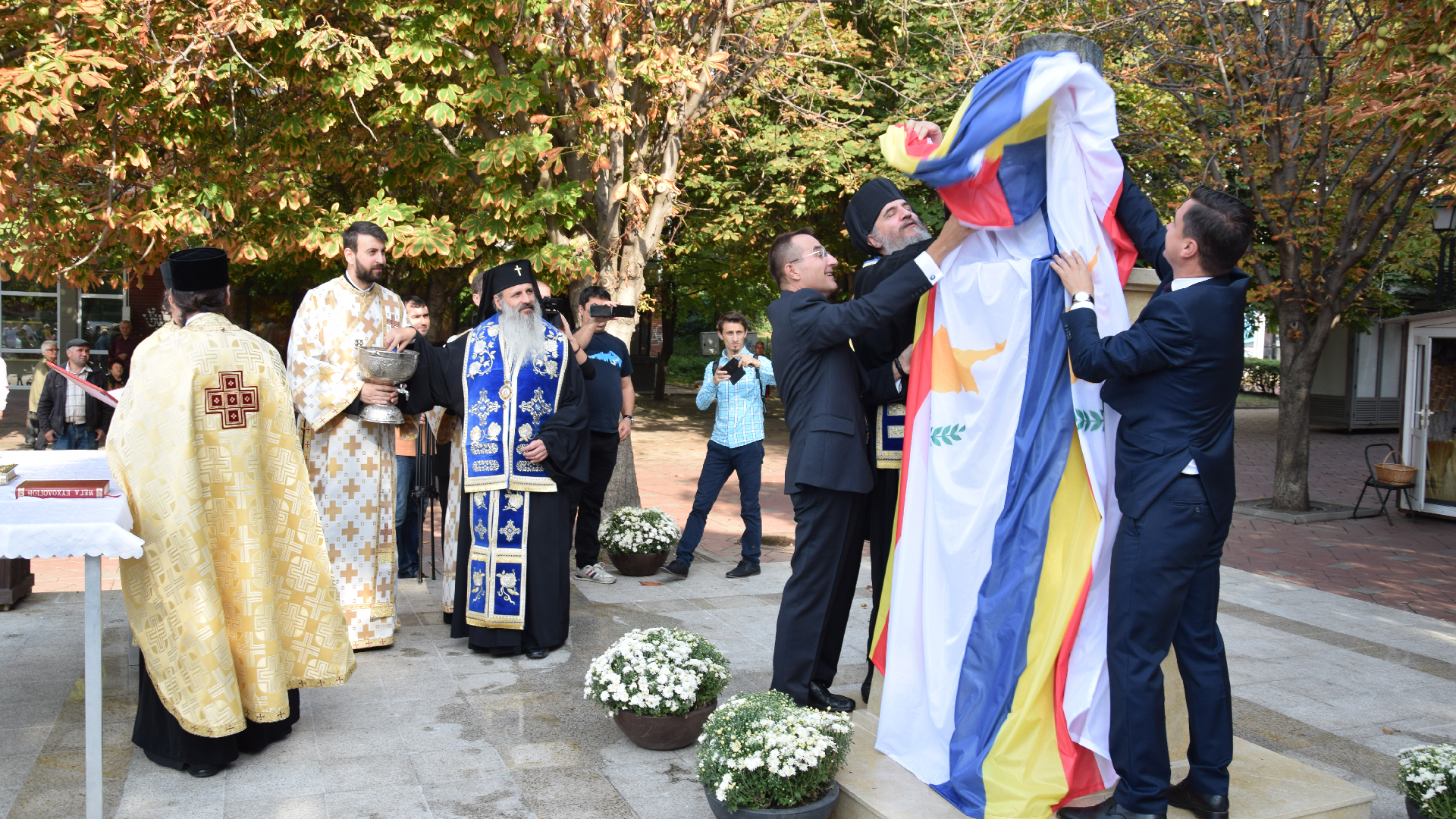 Bustul Arhiepiscopului Ciprului Kyprianos, inaugurat la Iași