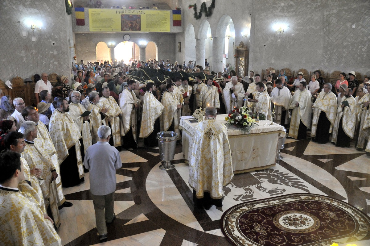 Prezenţă arhierească în Parohia Șerbănești din Bacău